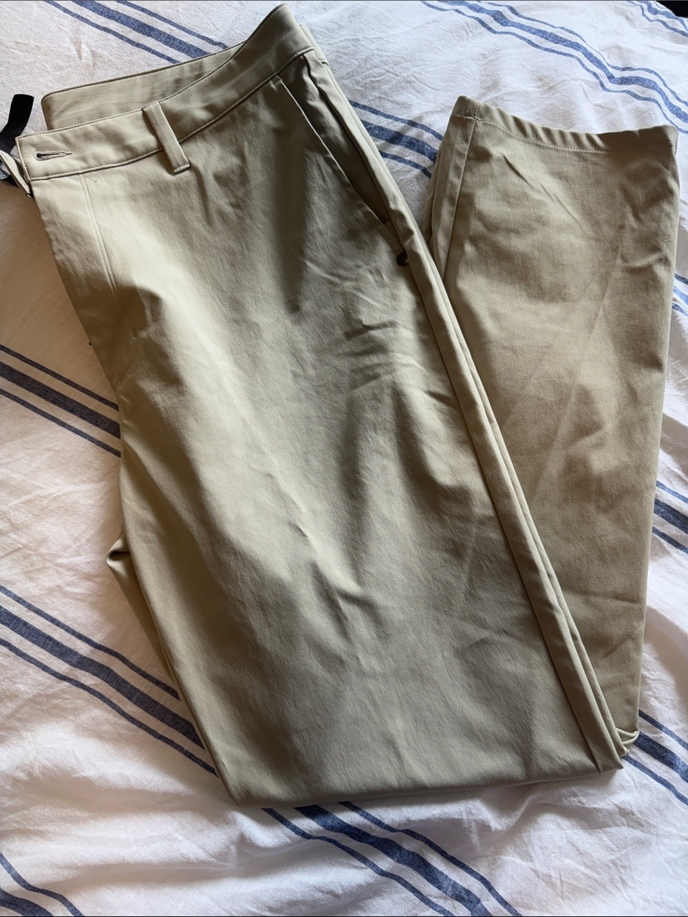 Vuori Cascade Tech Chino Pants, style V427, size 36